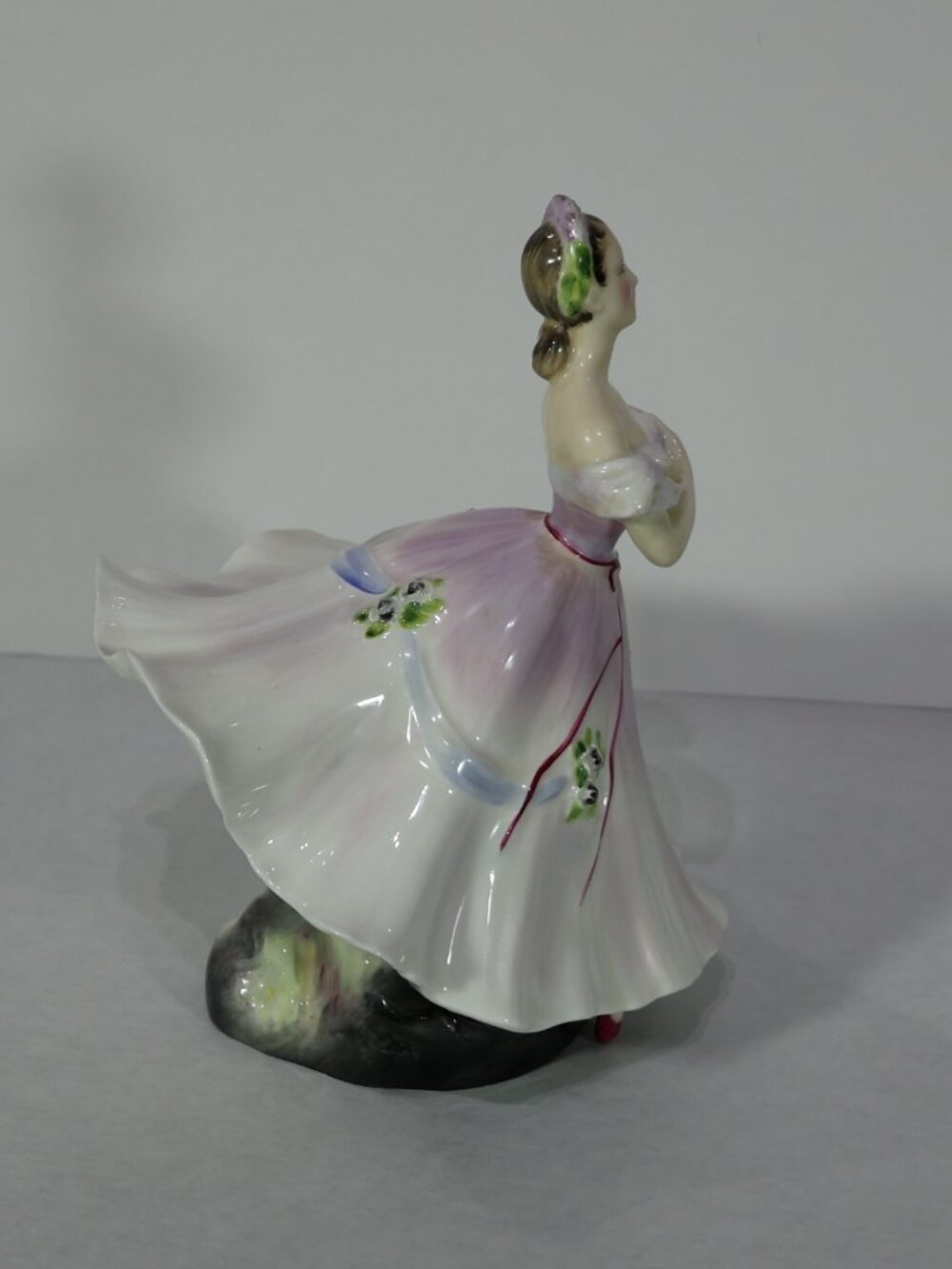VINTAGE Royal Doulton "The Ballerina" Collectible Figurine Made In England - Picture 2 of 7